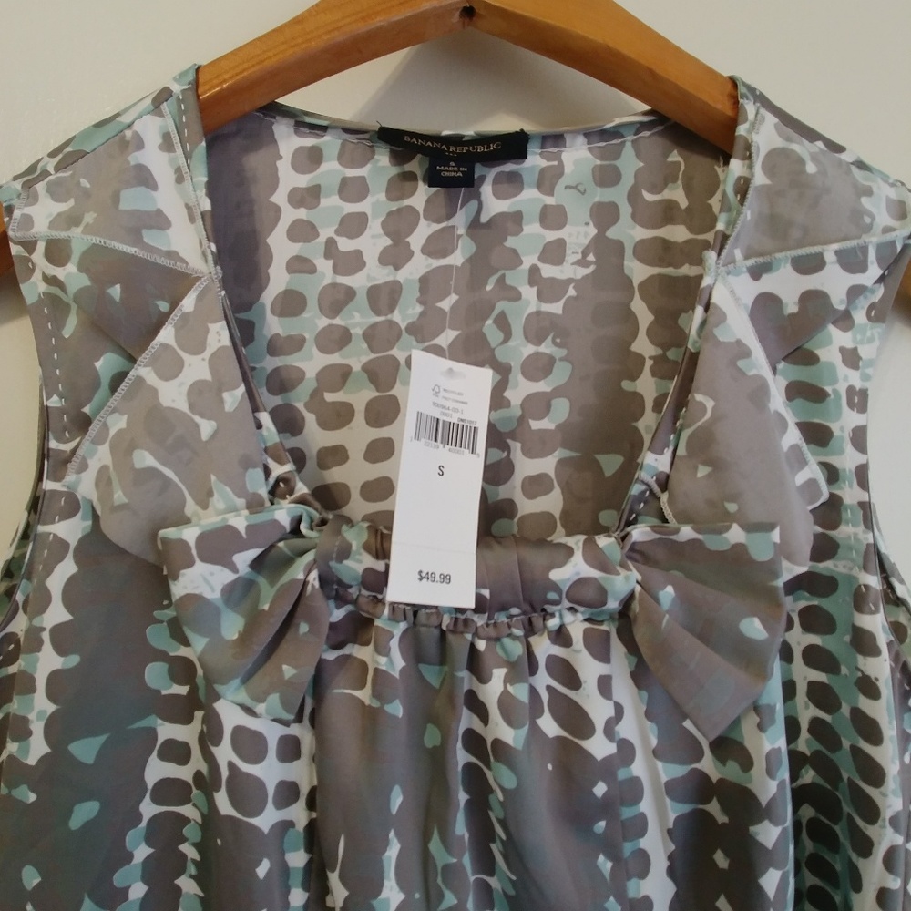 NWT Banana Republic sleeveless